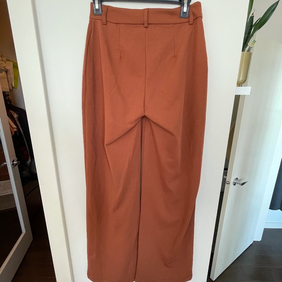 Wide Legged High Waisted Pants - Picture 4 of 4